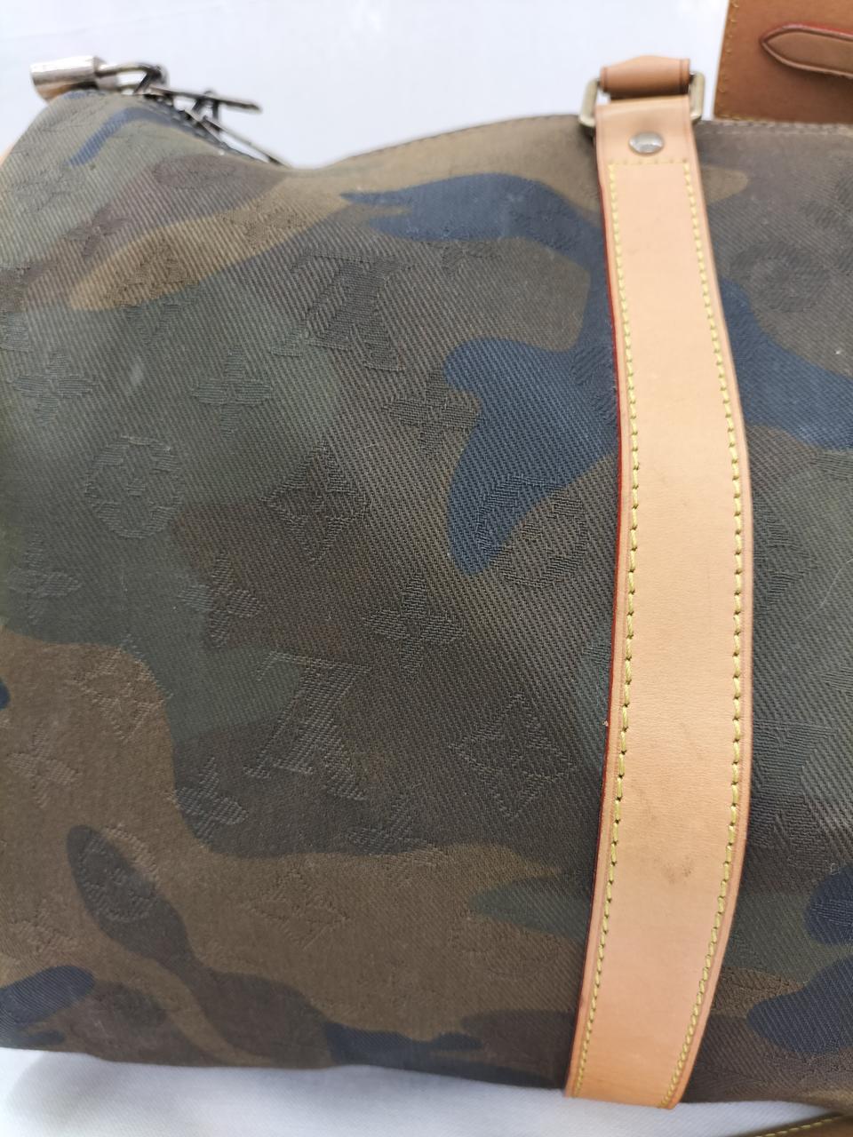 汚れの様なもの有り