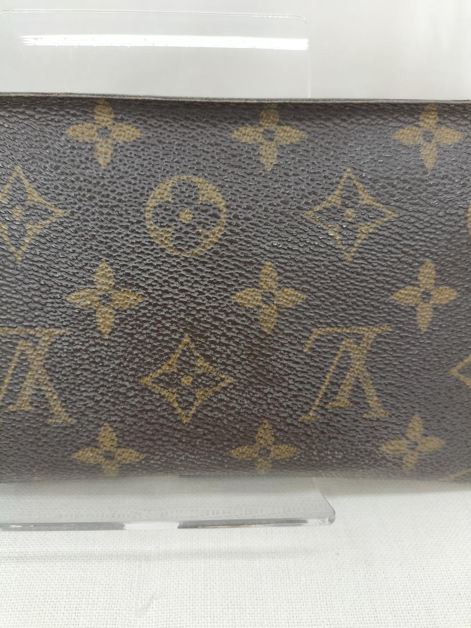 汚れの様なもの有り