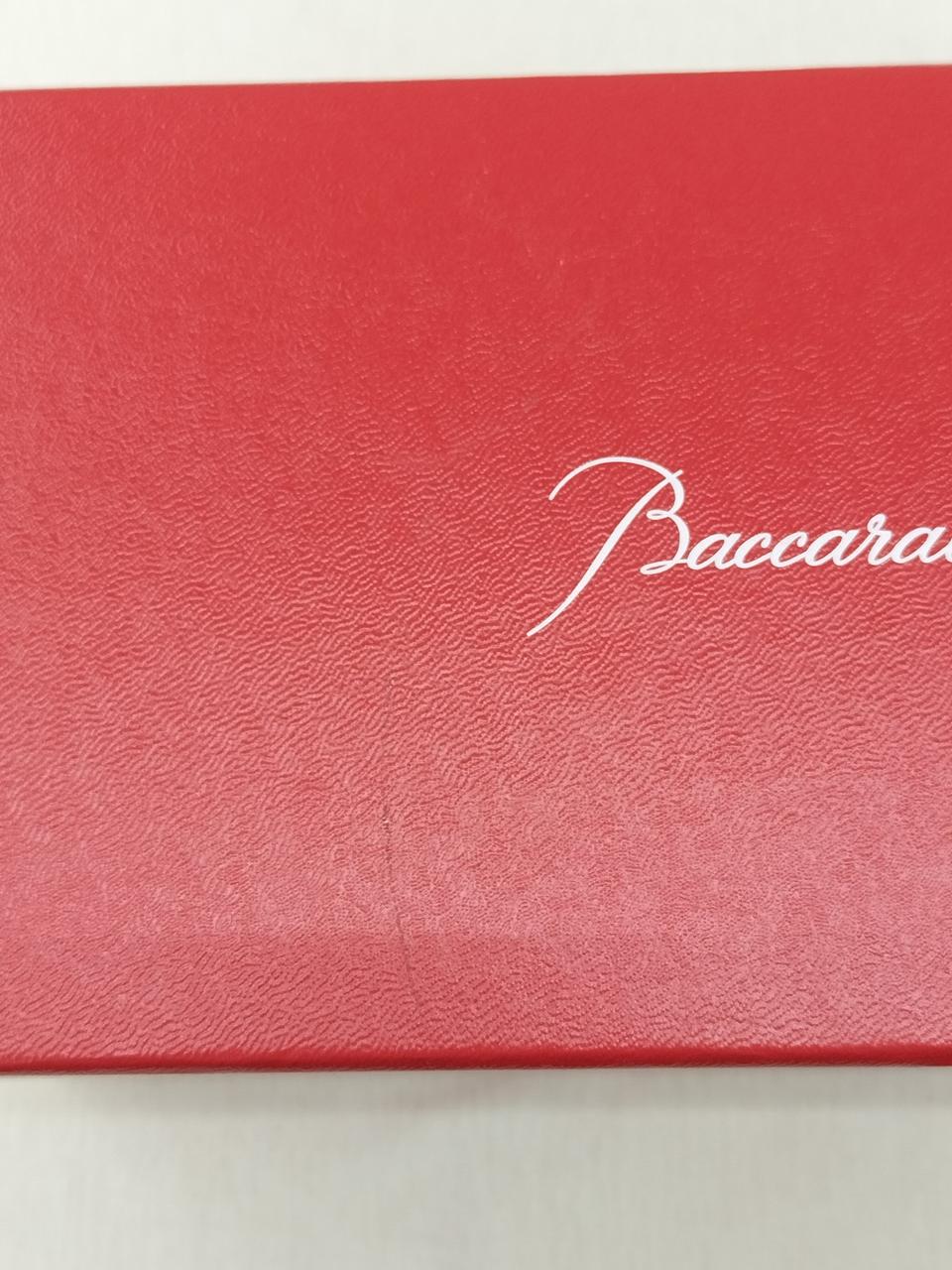 外箱にキズの様なもの有り