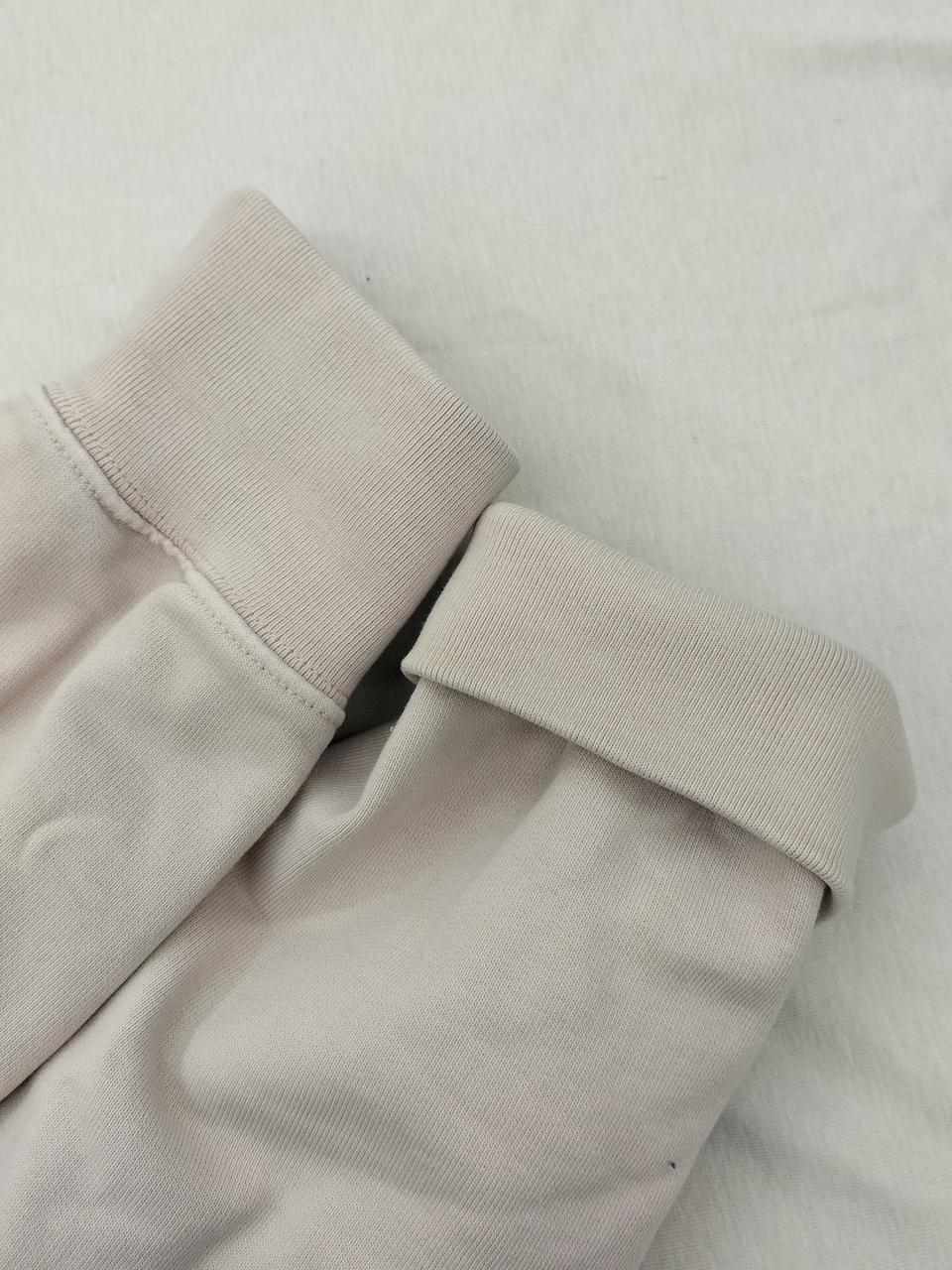 両方の袖口に変色の様なもの有り