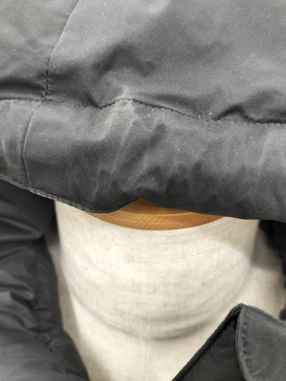 汚れの様なもの有り