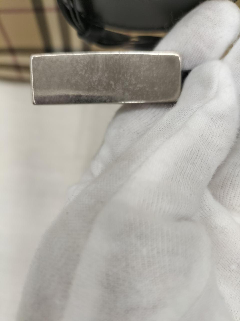 汚れの様なもの有り