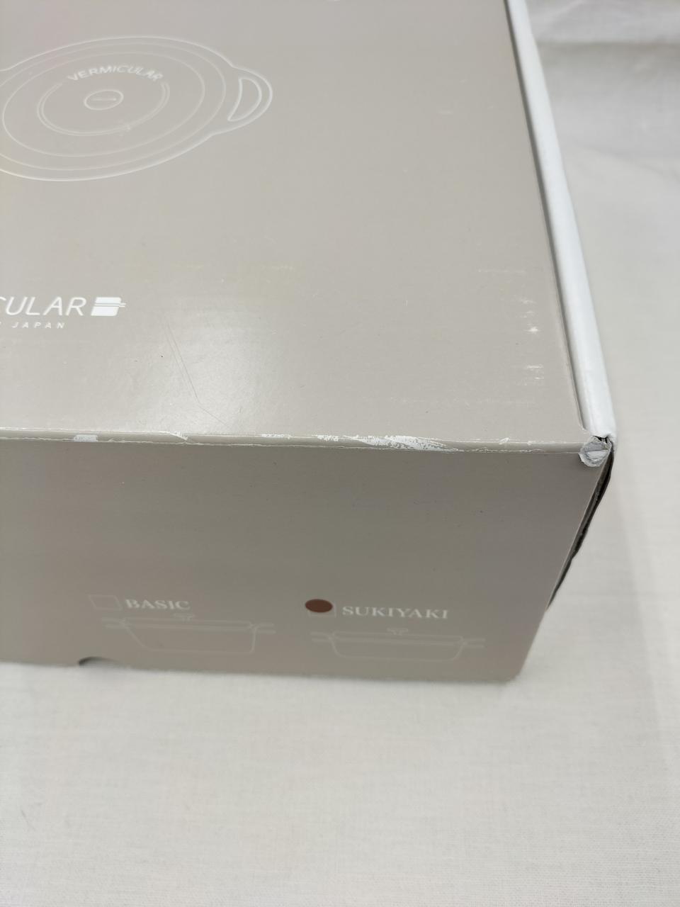 外箱全体的にダメージ有