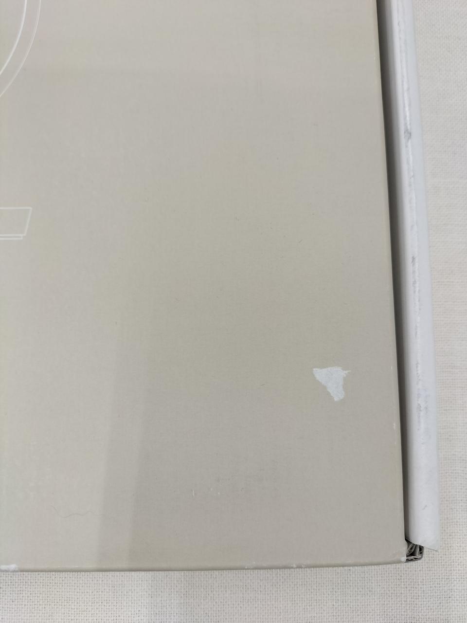 外箱全体的にダメージ有