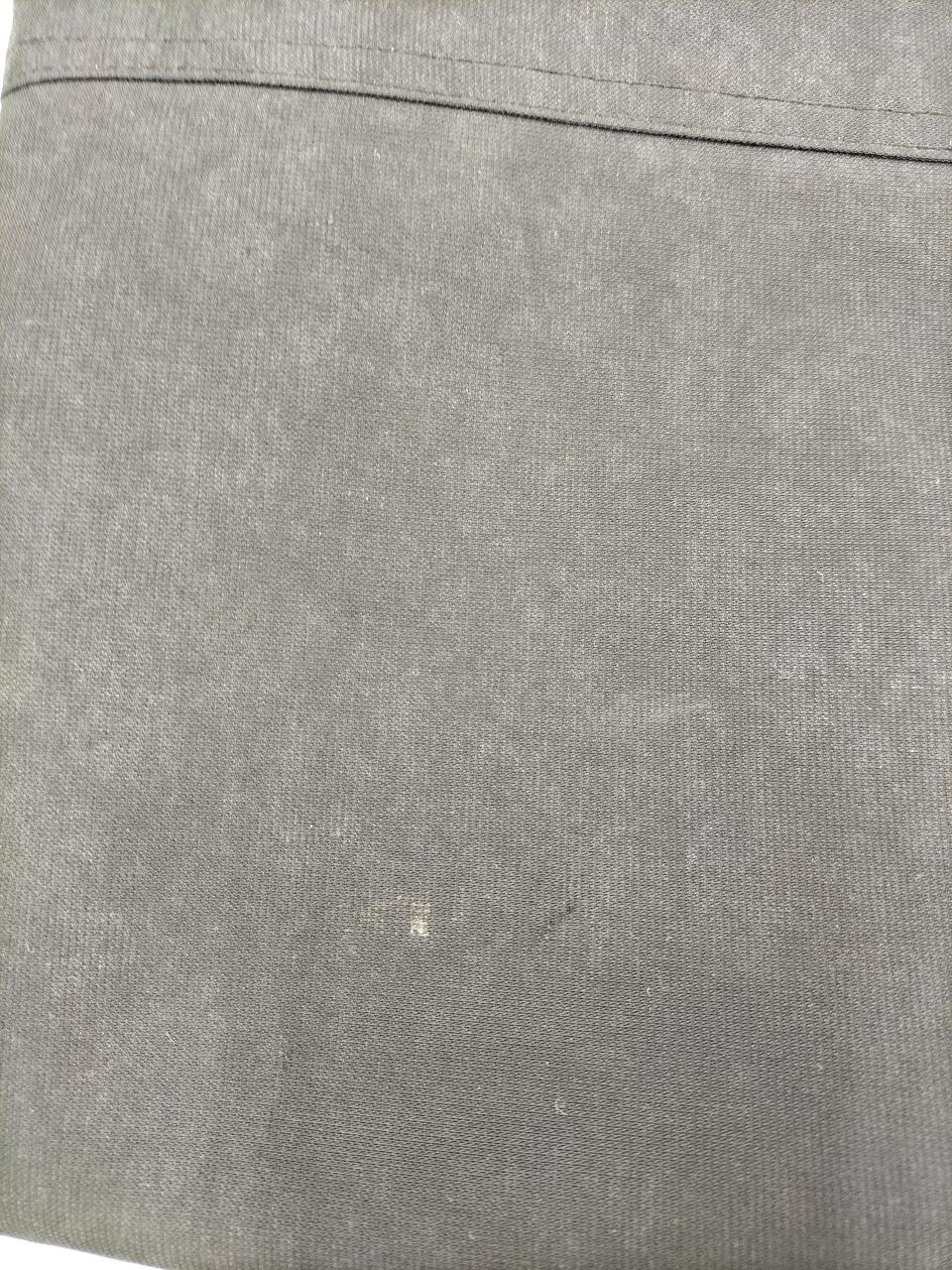 ズボン：汚れの様なもの有り