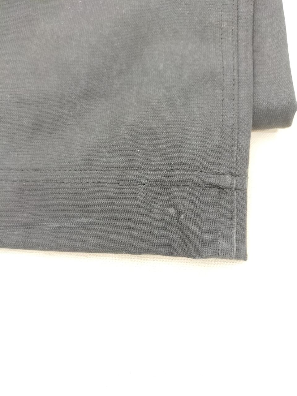 ズボン：スソにダメージ有