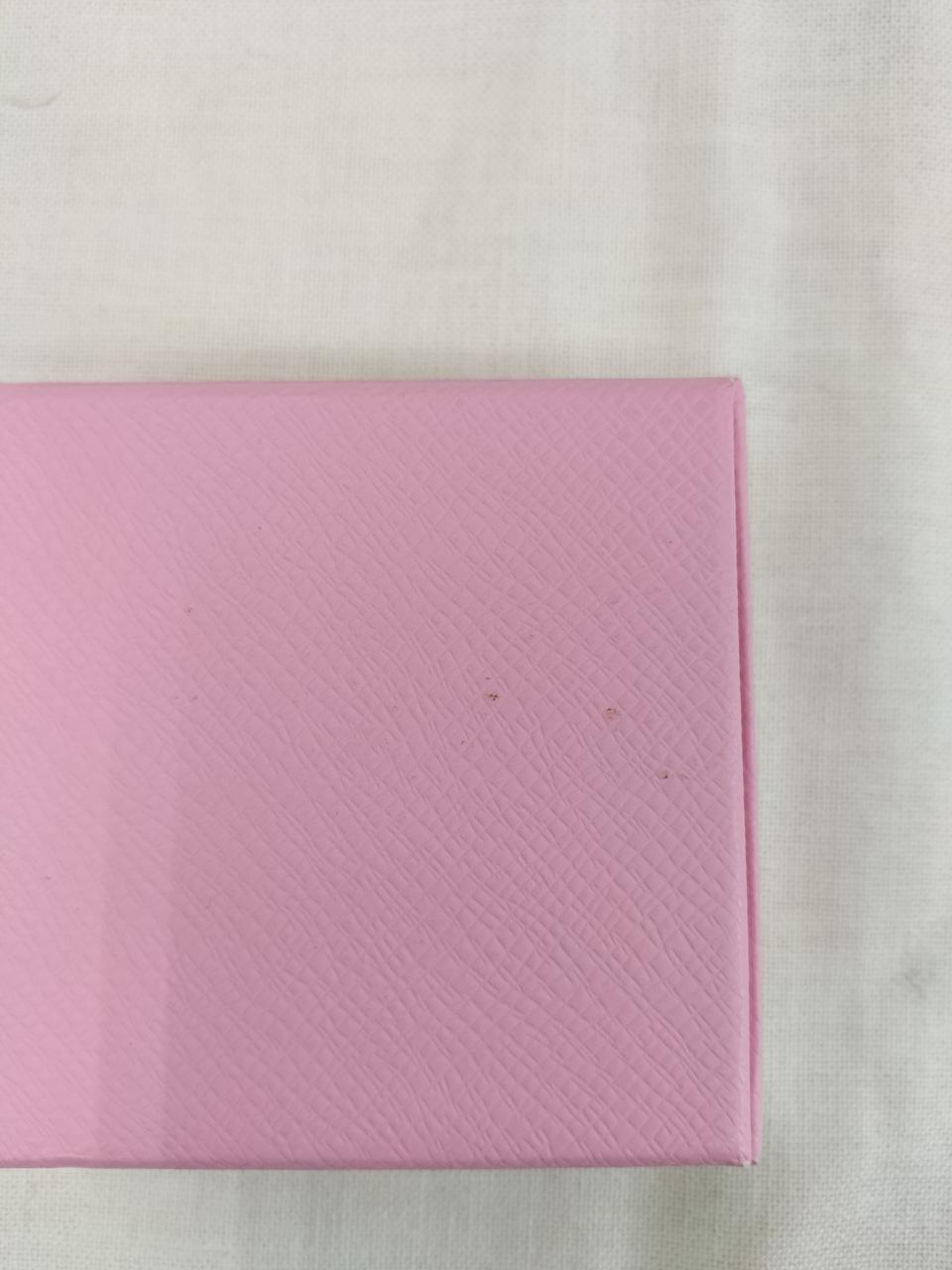 外箱に汚れの様なもの有り