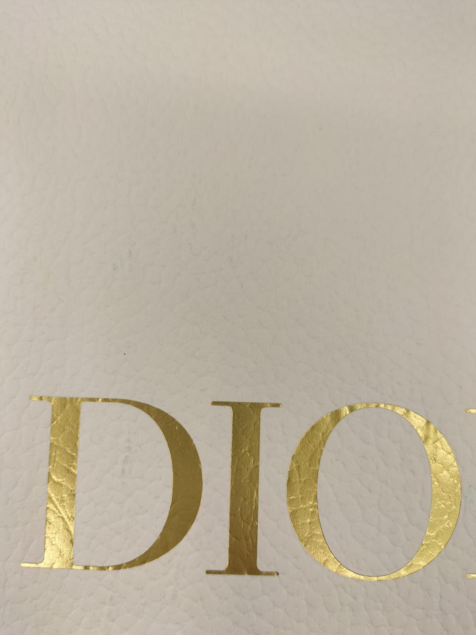 外箱：汚れの様なもの有り