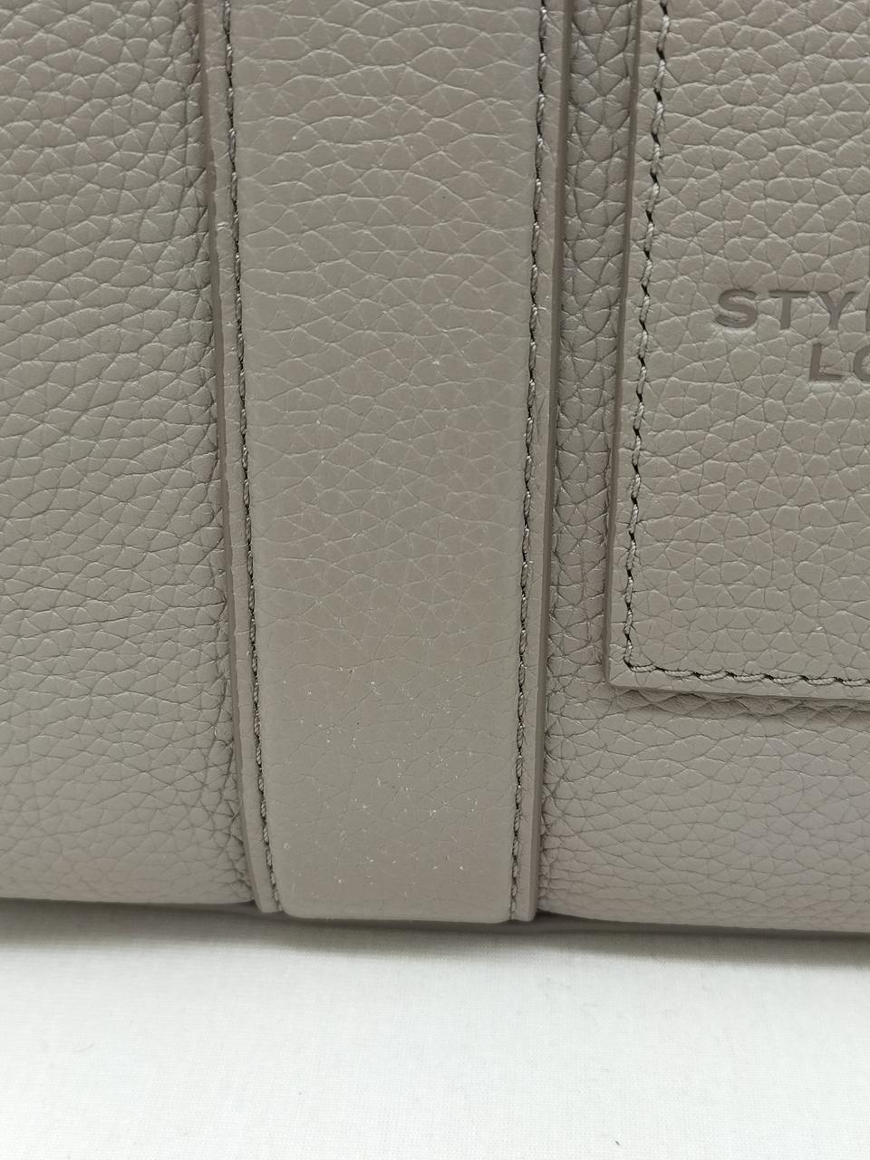 背面：毛羽立ちの様なもの有り