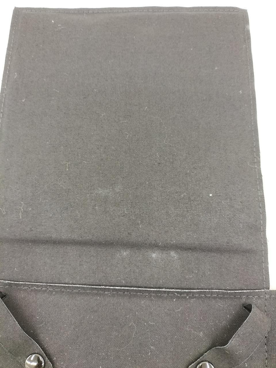 汚れの様なもの有り