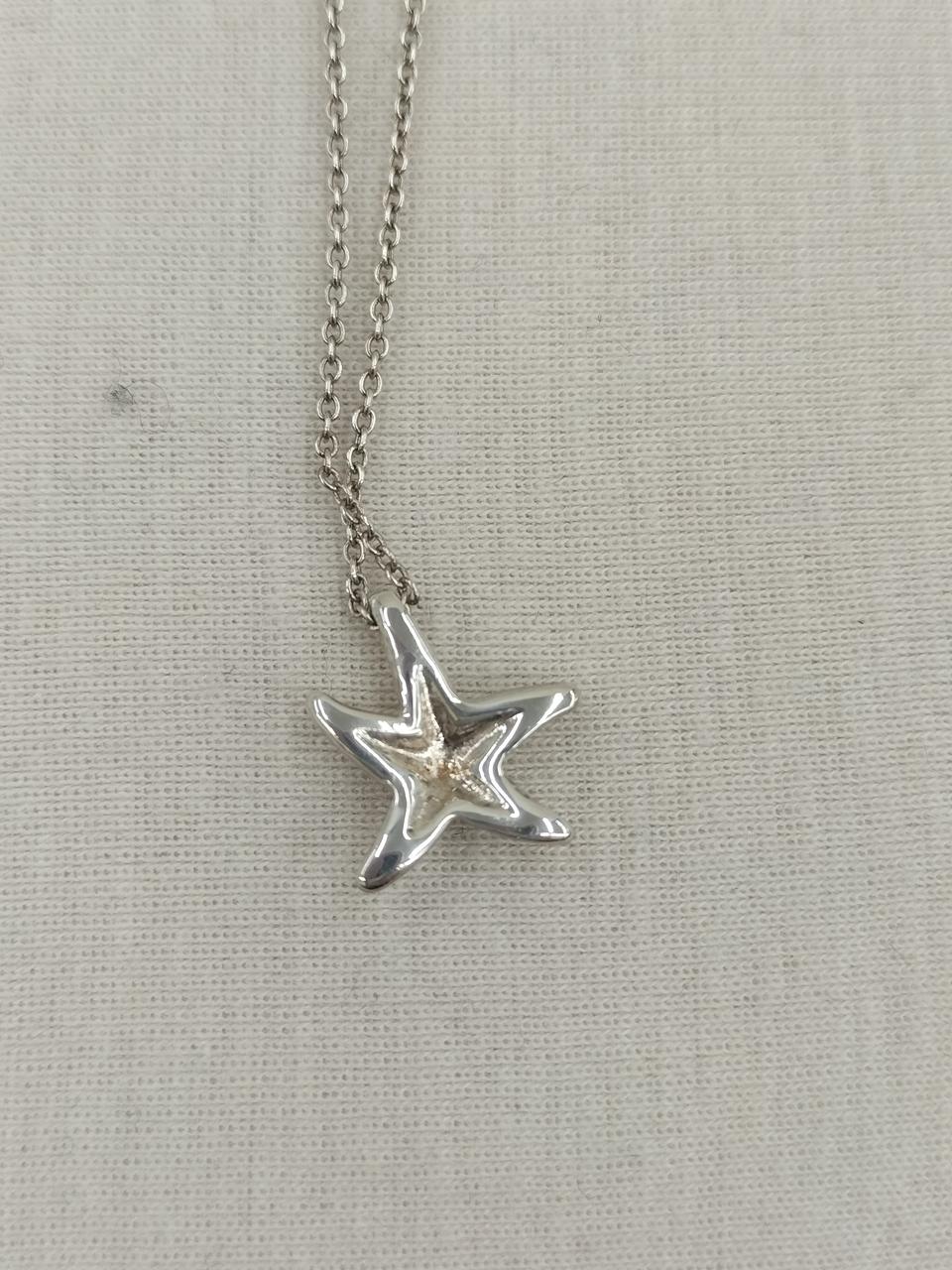 変色有