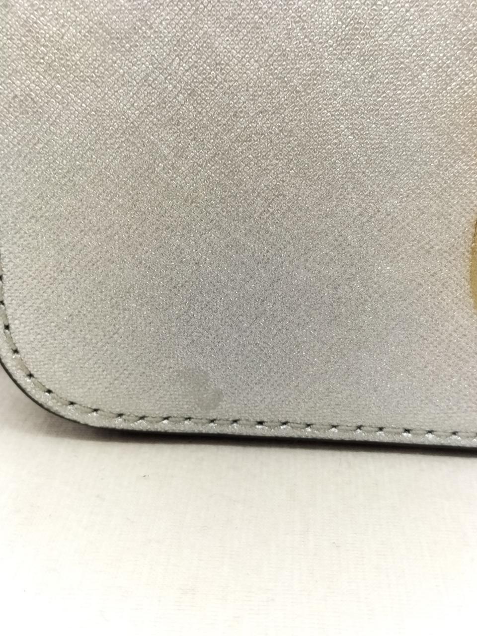 キズの様なもの有り