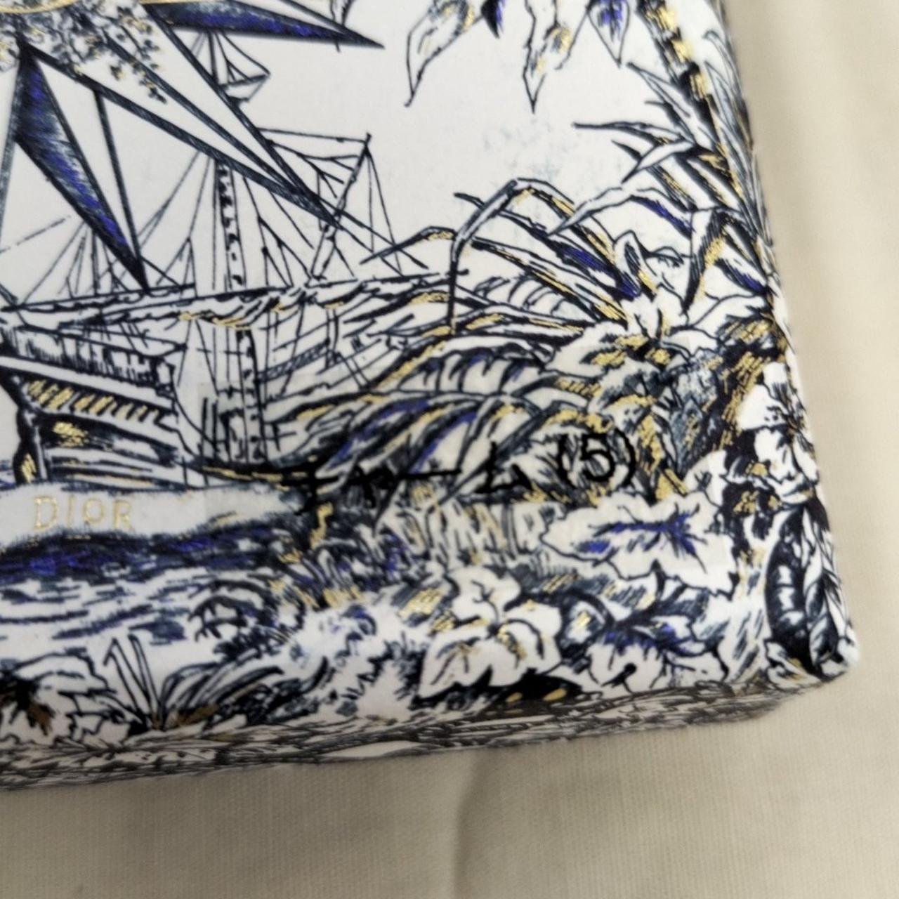 右下に名前ラベル有