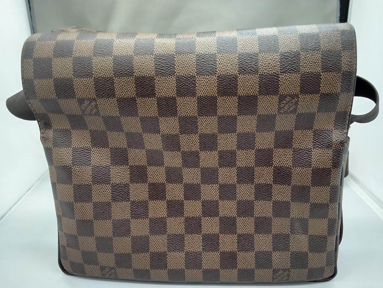 全体的に表面ベタつきあり