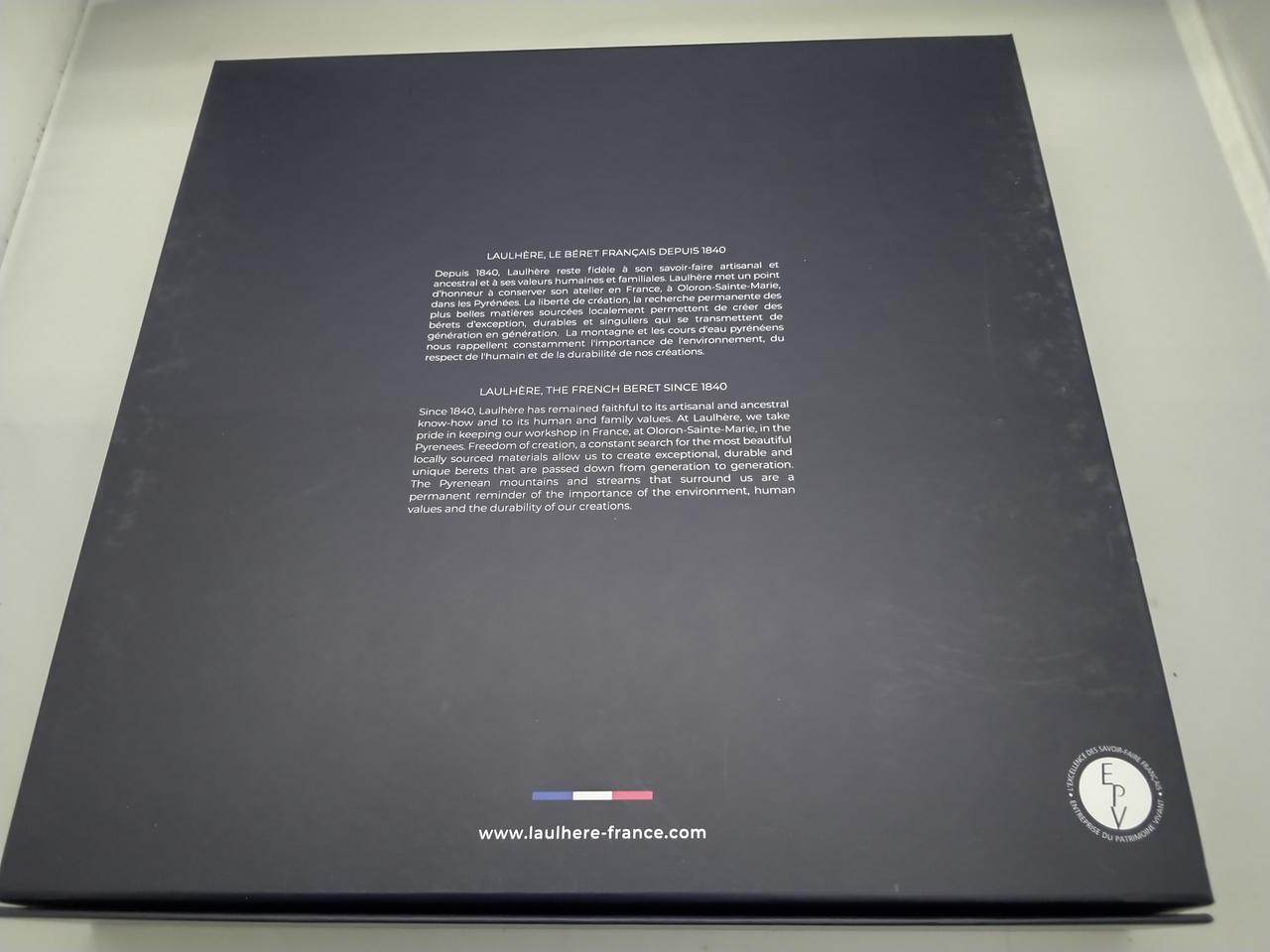 箱裏にキズ汚れあり