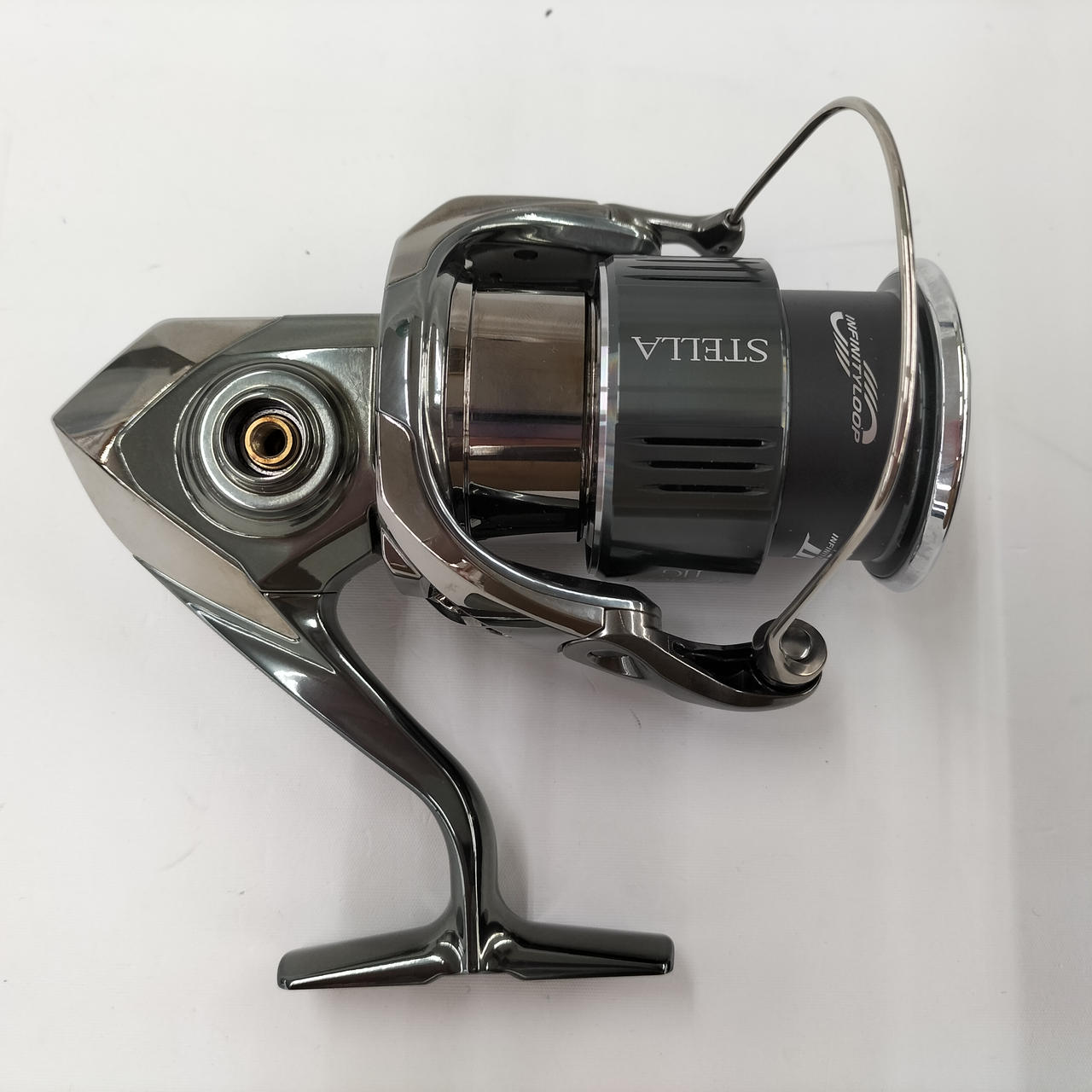 使用2回、SHIMANO STELLA 4000MHG スピニングリール 使用2回、SHIMANO STELLA 4000MHG スピニングリール