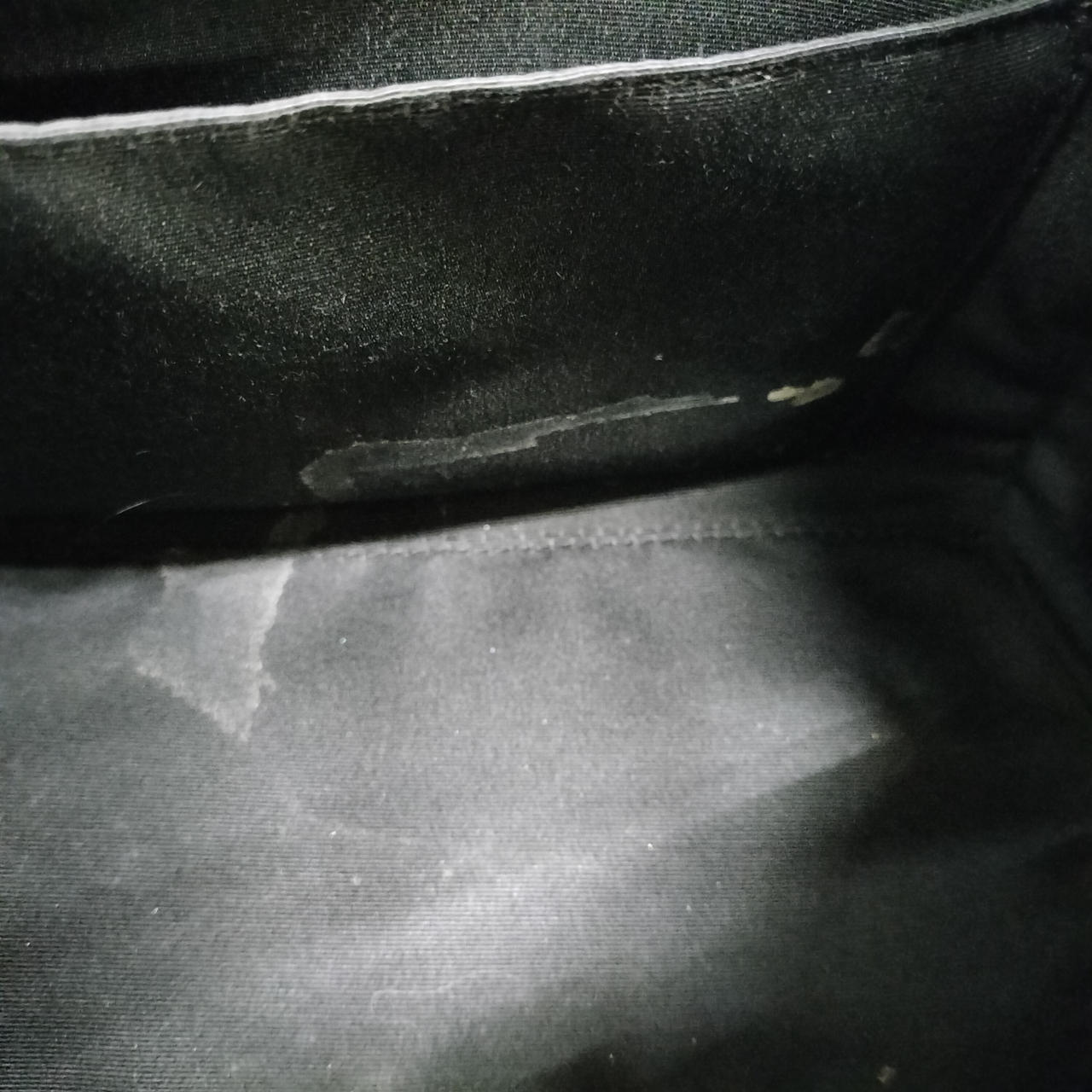 内部ガッツリ染みになってます