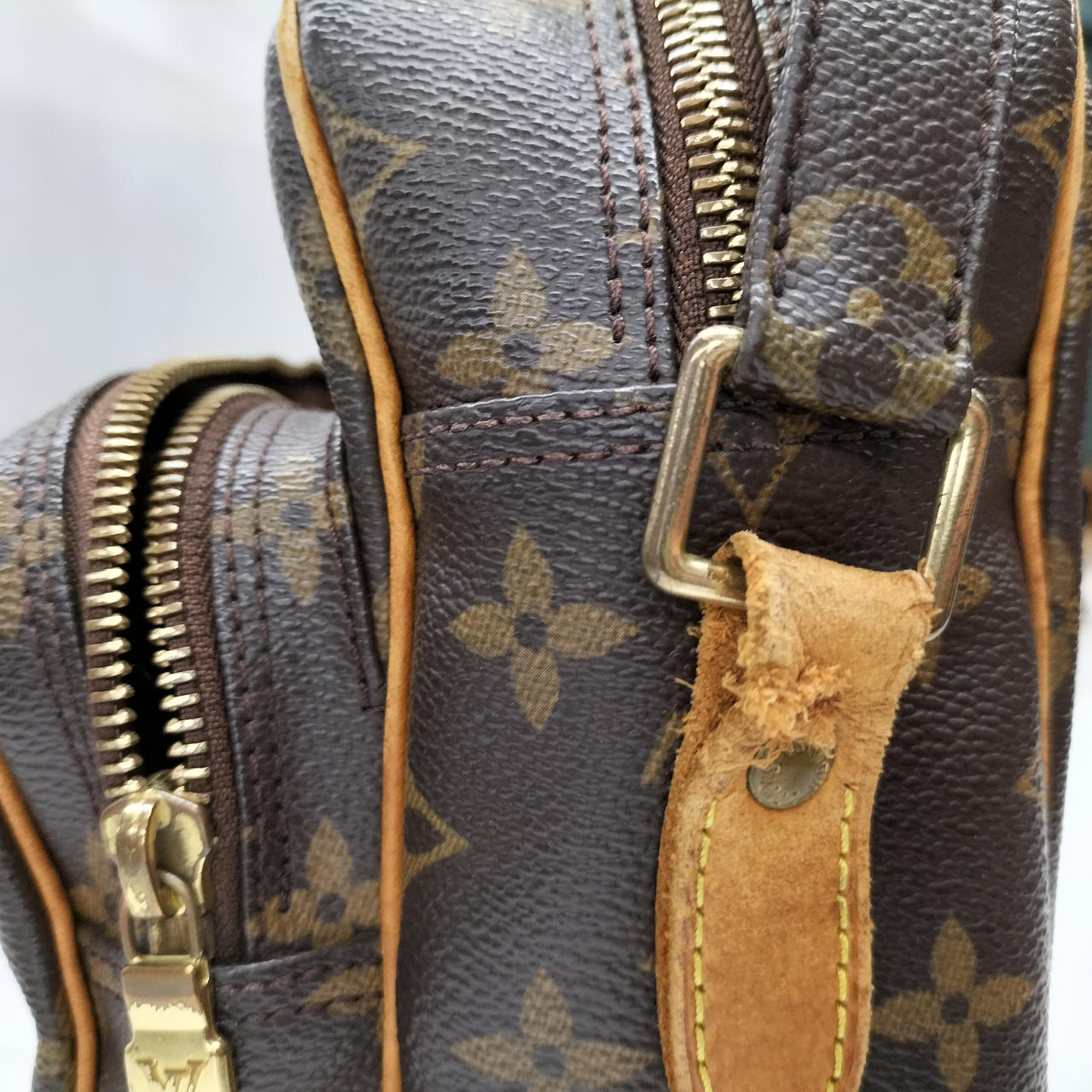 向かって右側固定部 裂け