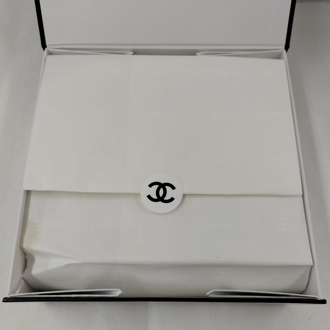 中の紙の左下部汚れ