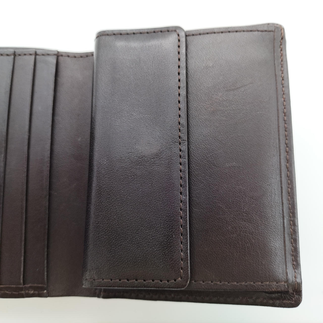 傷が目立ちます