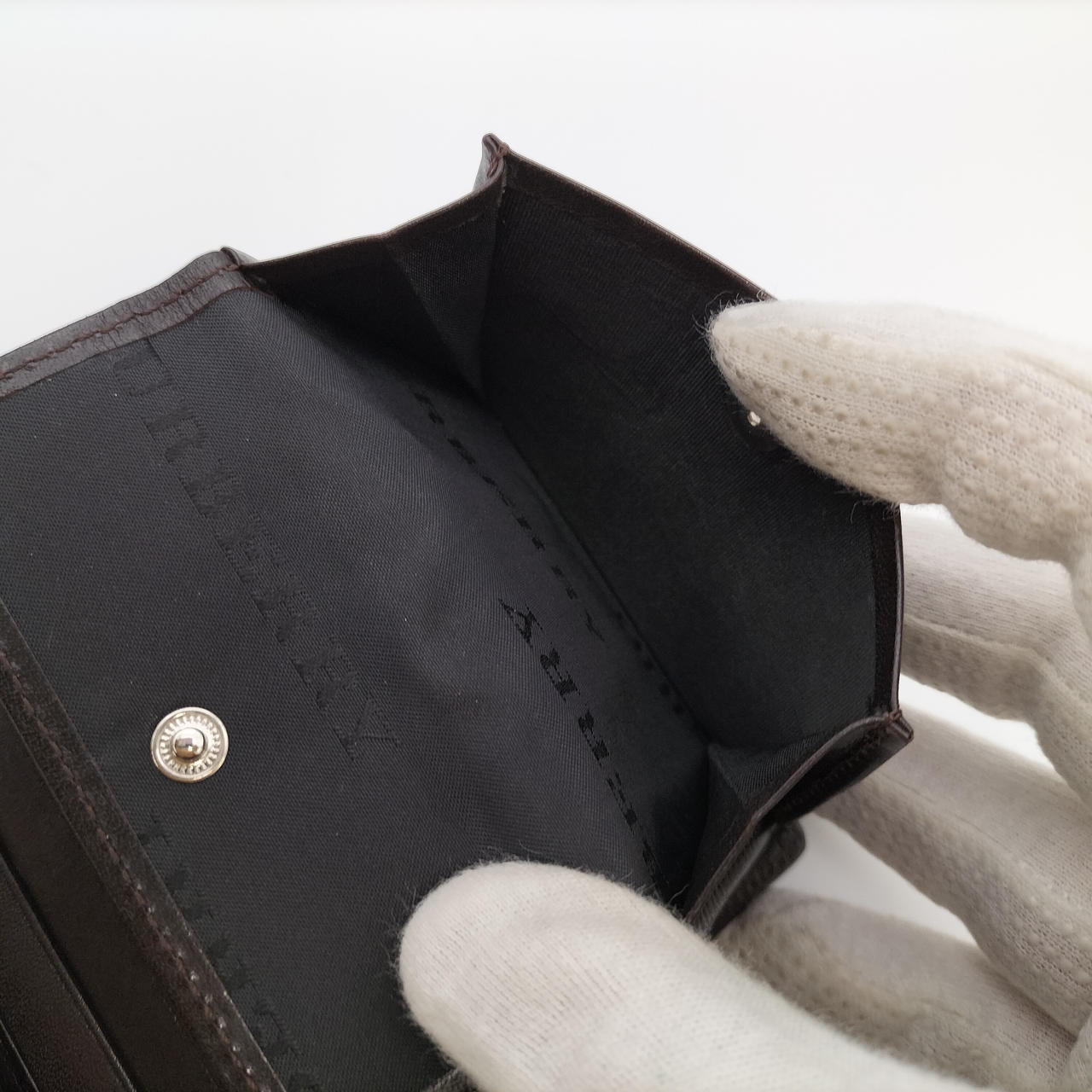 コインケース内は綺麗めです