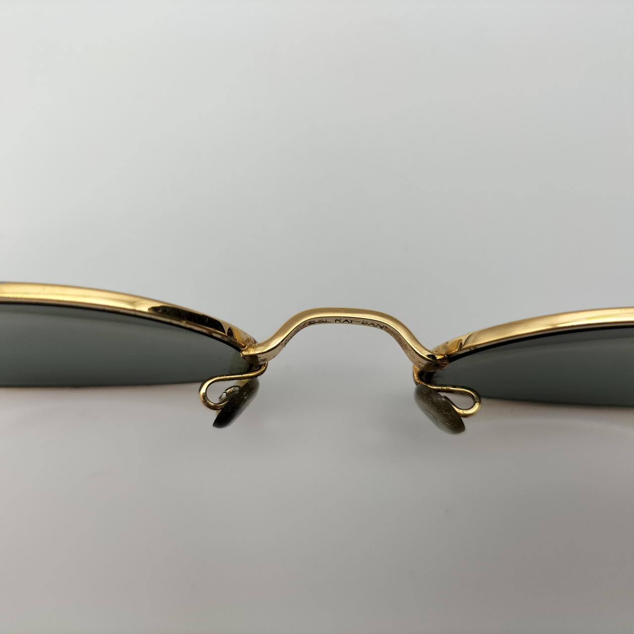 鼻パッド歪んでいます