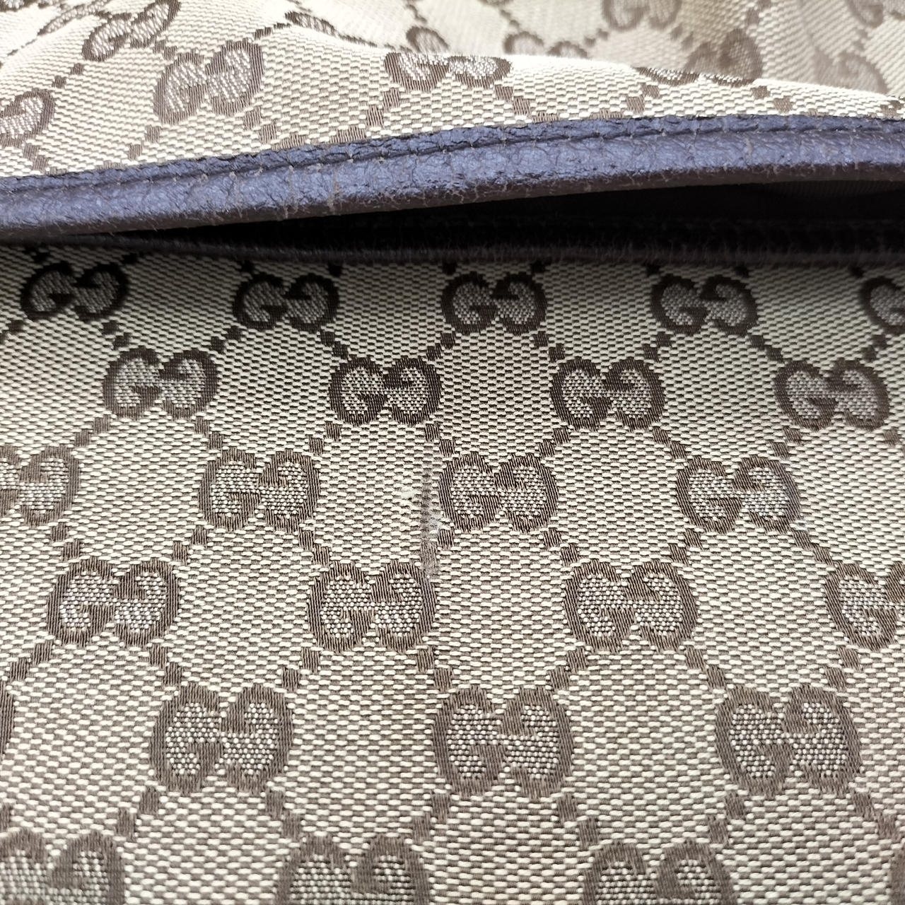 ベロ部内側 糸ほつれ