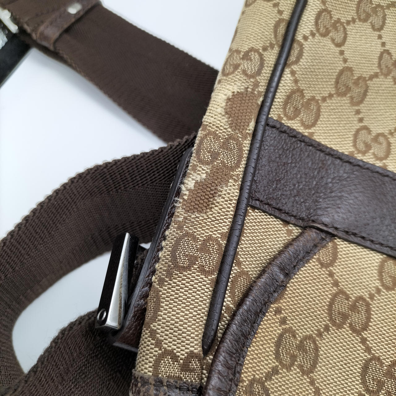 サイド 糸ほつれ