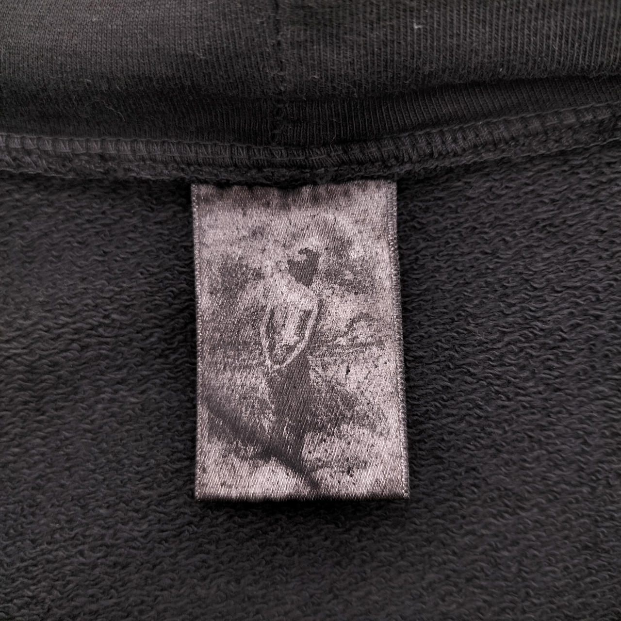 タグ表 黒くなっています