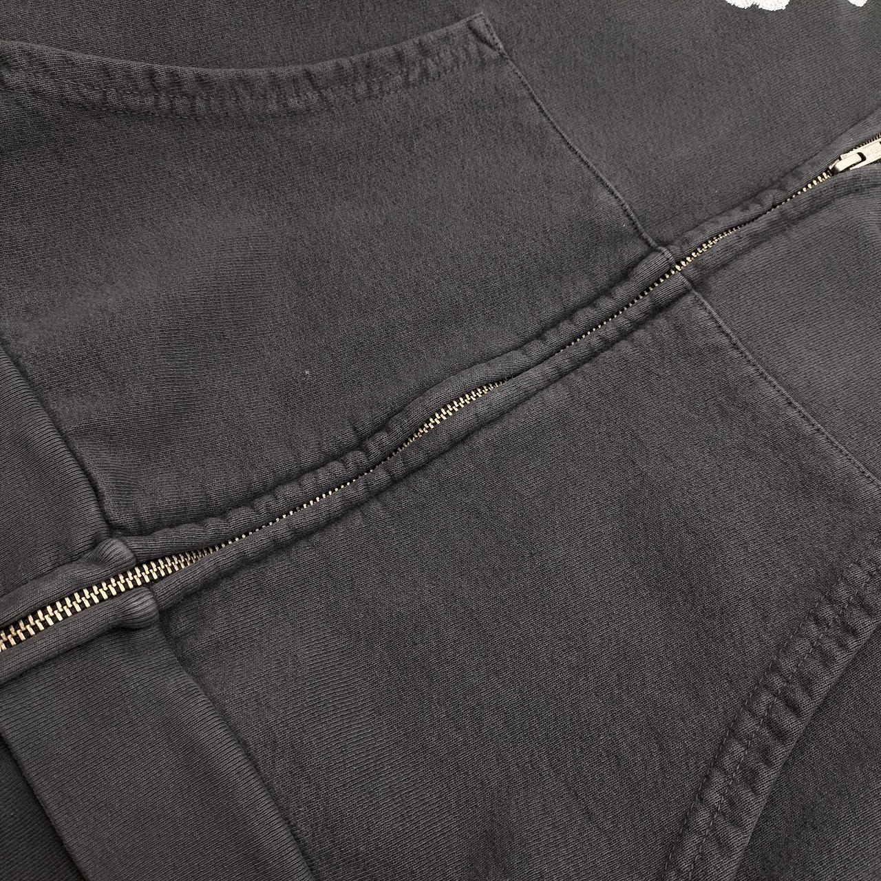 白く擦れています