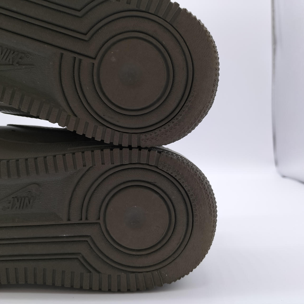 ソールかかと部減っています