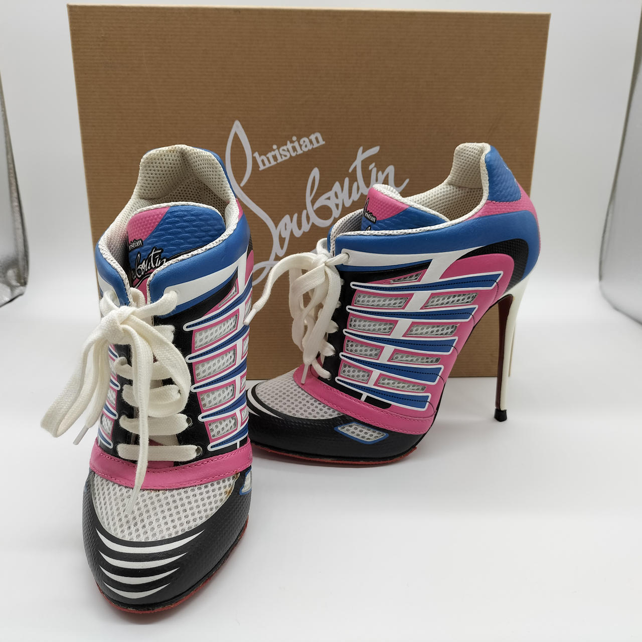 クリスチャンルブタン(Christian Louboutin)|スニーカー風ハイヒール