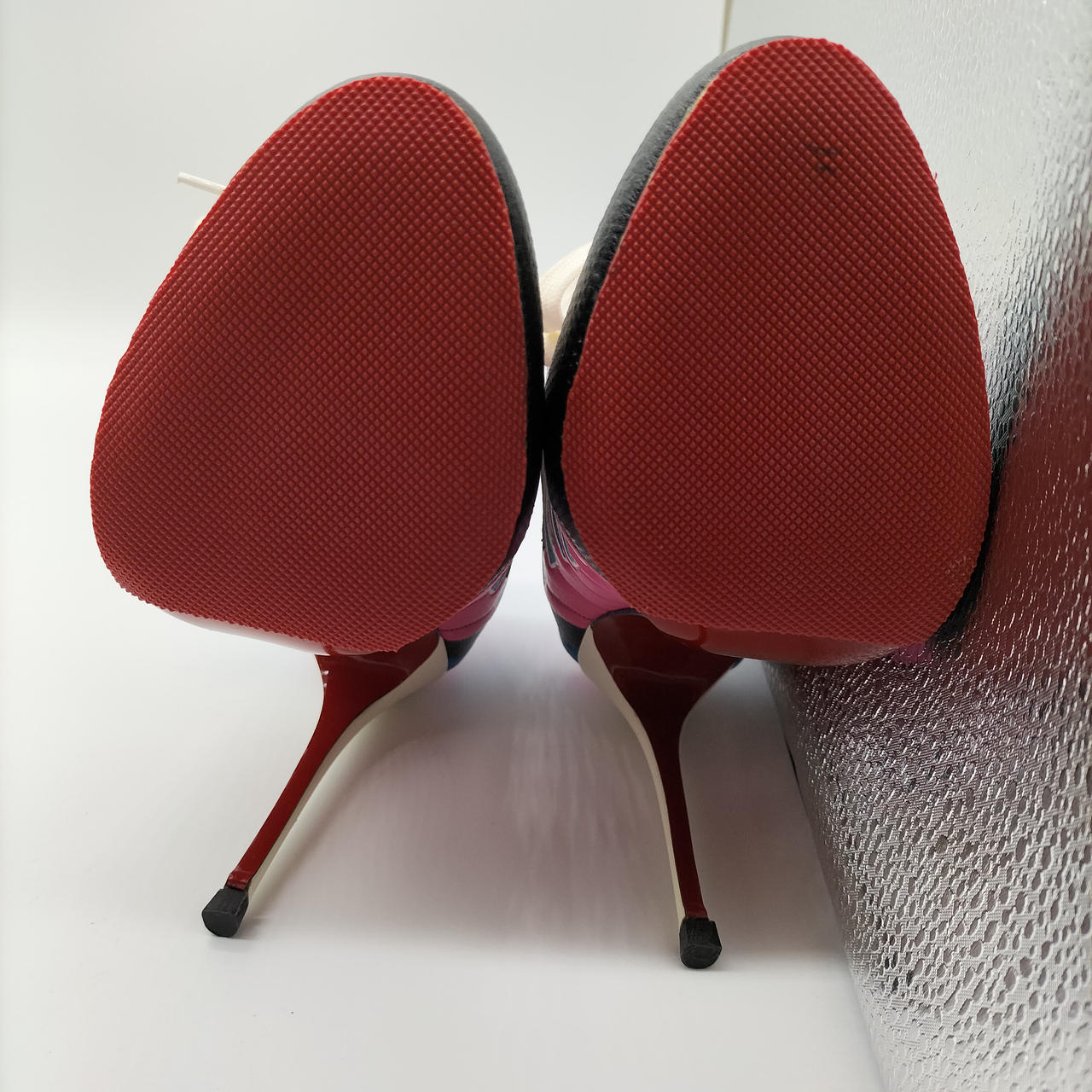 クリスチャンルブタン(Christian Louboutin)|スニーカー風ハイヒール