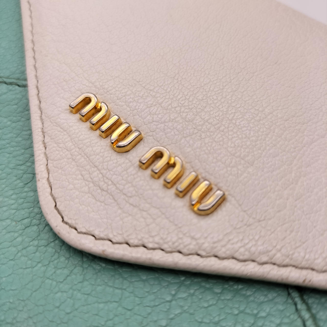 メーカーロゴメッキ剥がれ