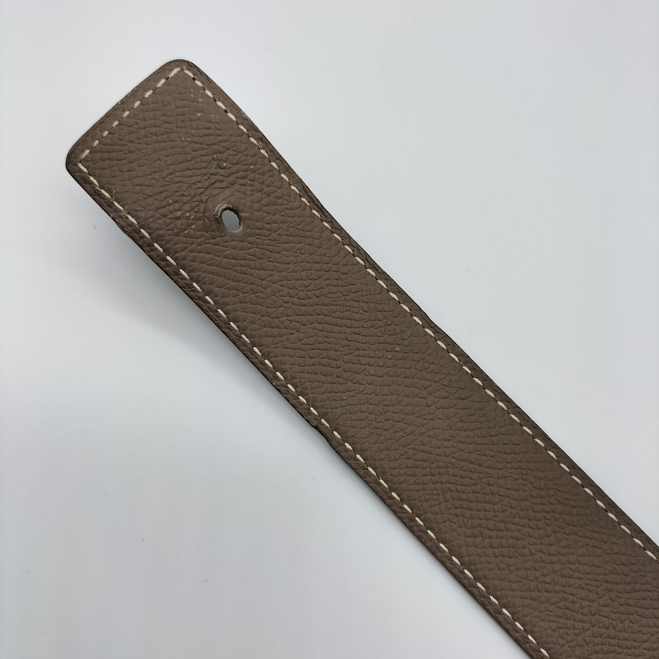 ベルトバックル部分裏 穴広がり