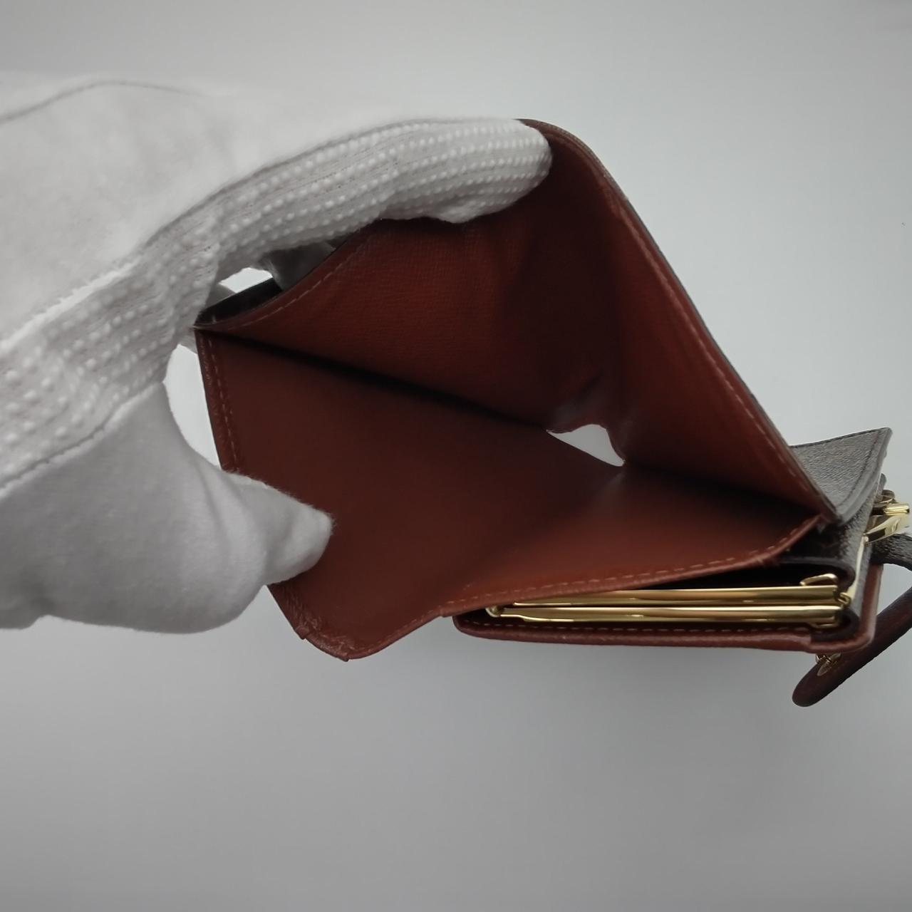 札入れベタつきがあります