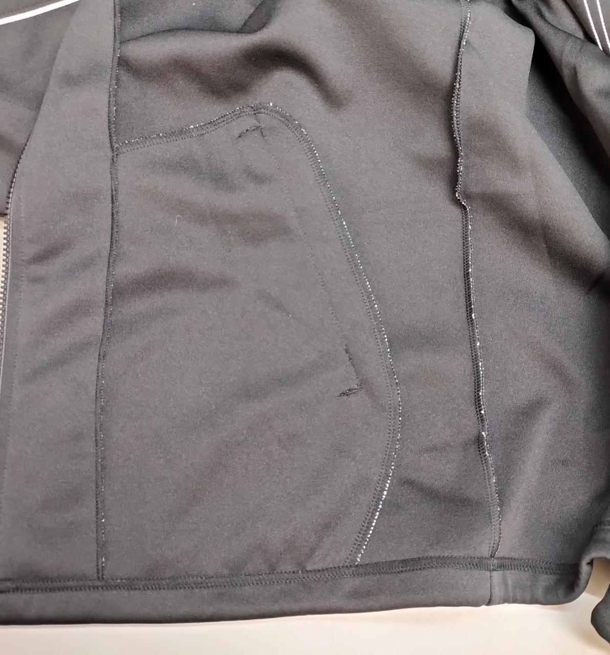 内側に毛玉あり