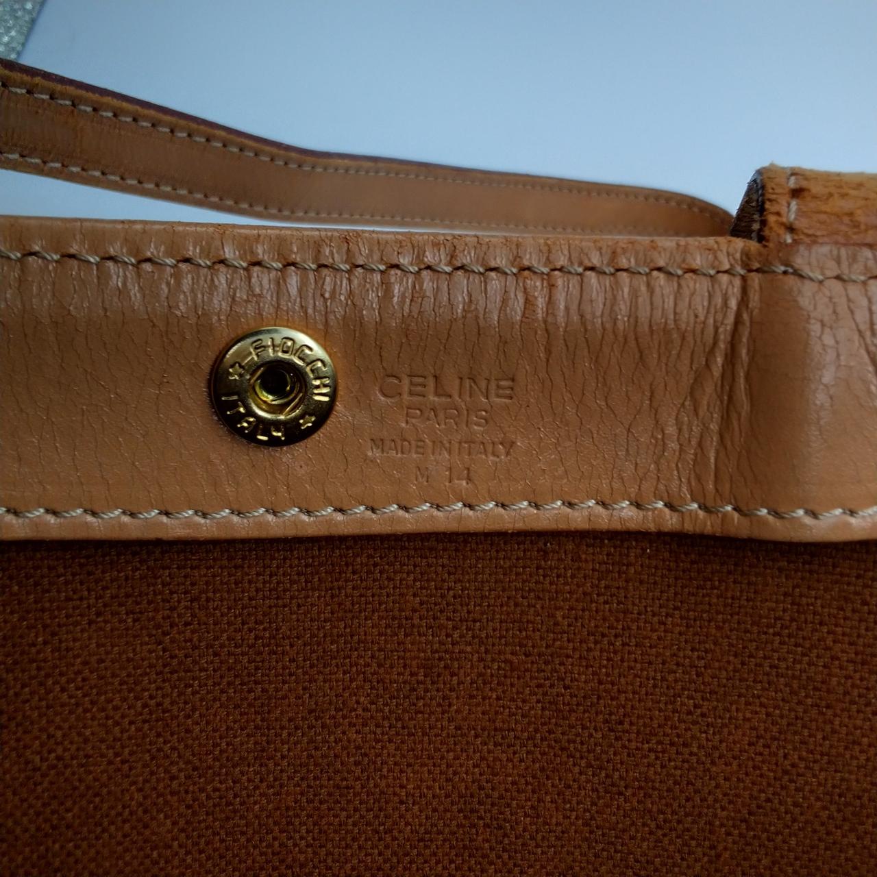 ロゴ部 ヒビ割れ