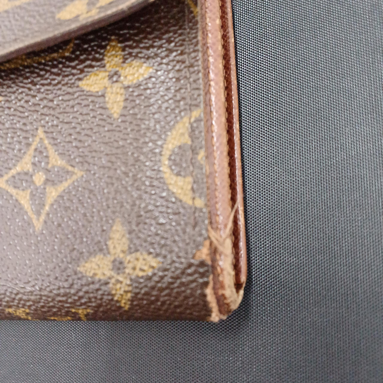 ルイヴィトン(LOUIS VUITTON)|ポルト トレゾー・エテュイ パピエ