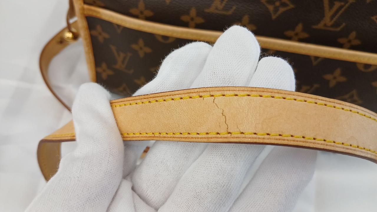 ハンドルに割れあります。