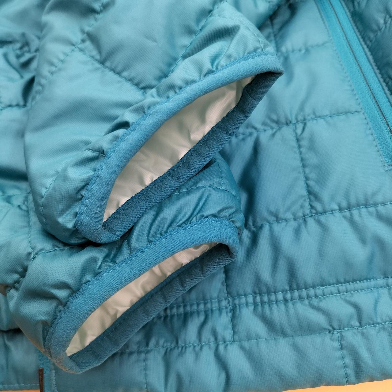 袖口若干の使用感あります。