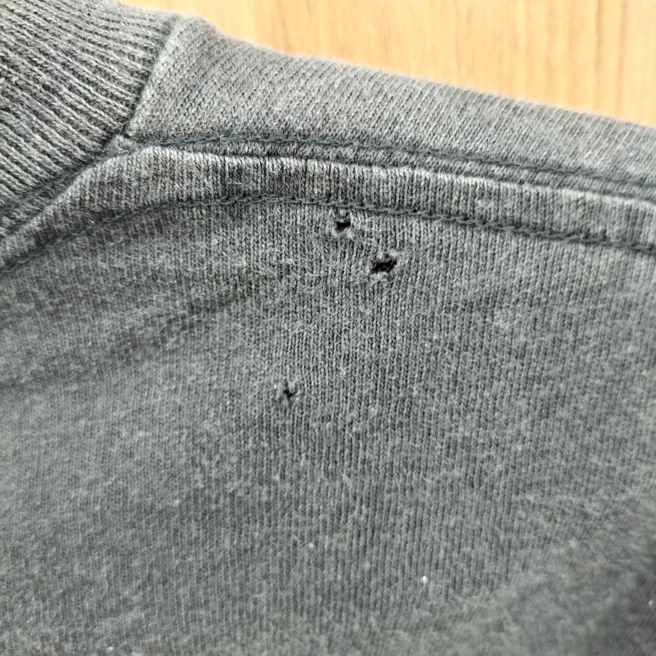 穴空いてます
