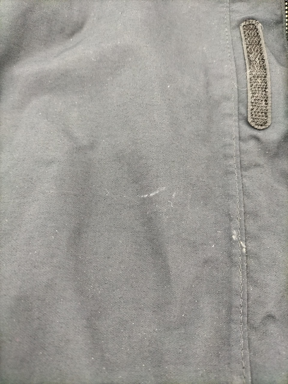 外側裾の方汚れあります