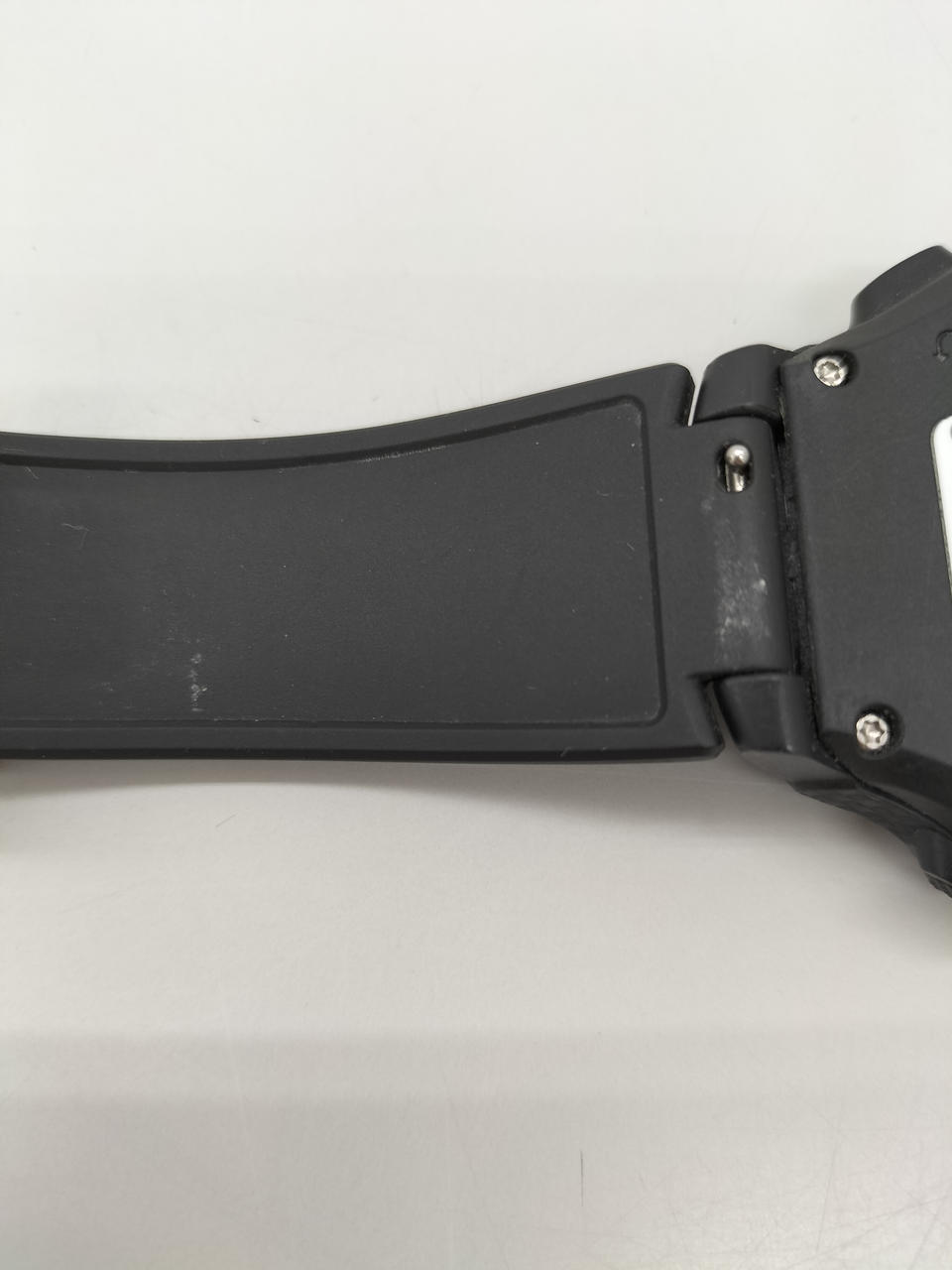 ベルトに細かいキズ有ります