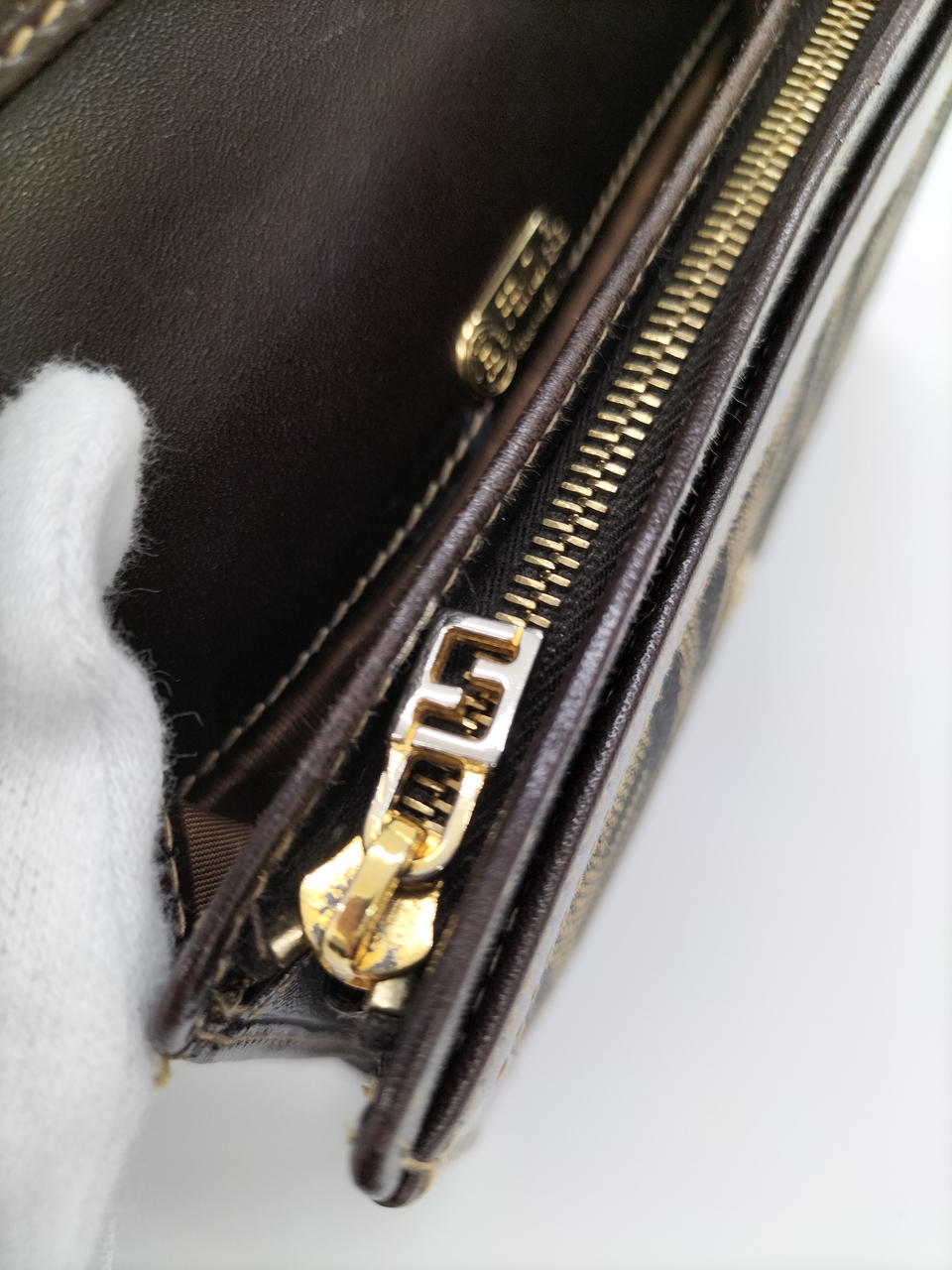 金具擦れ有り