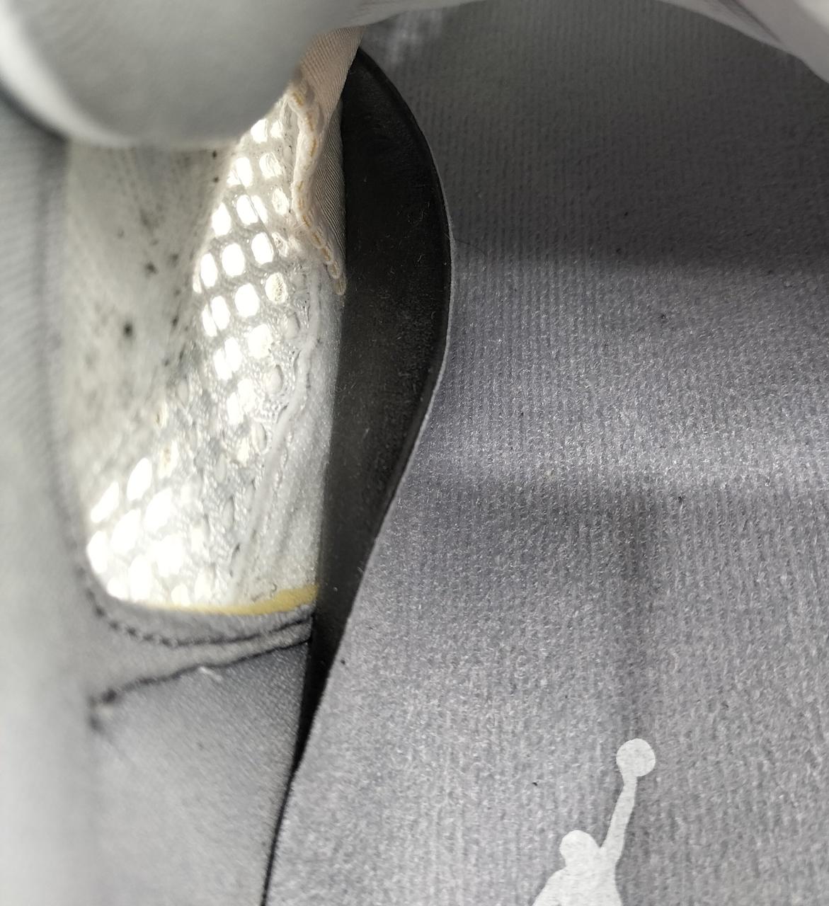 右足　インナーソールにクセついてます。