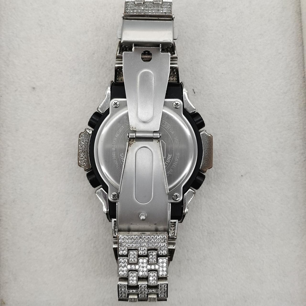 ケース内側にサビあります