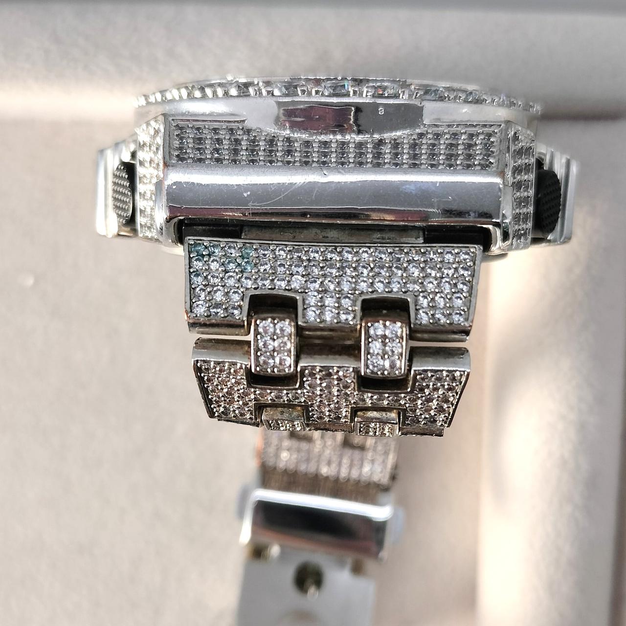 ベルトの繋ぎ目にサビあります