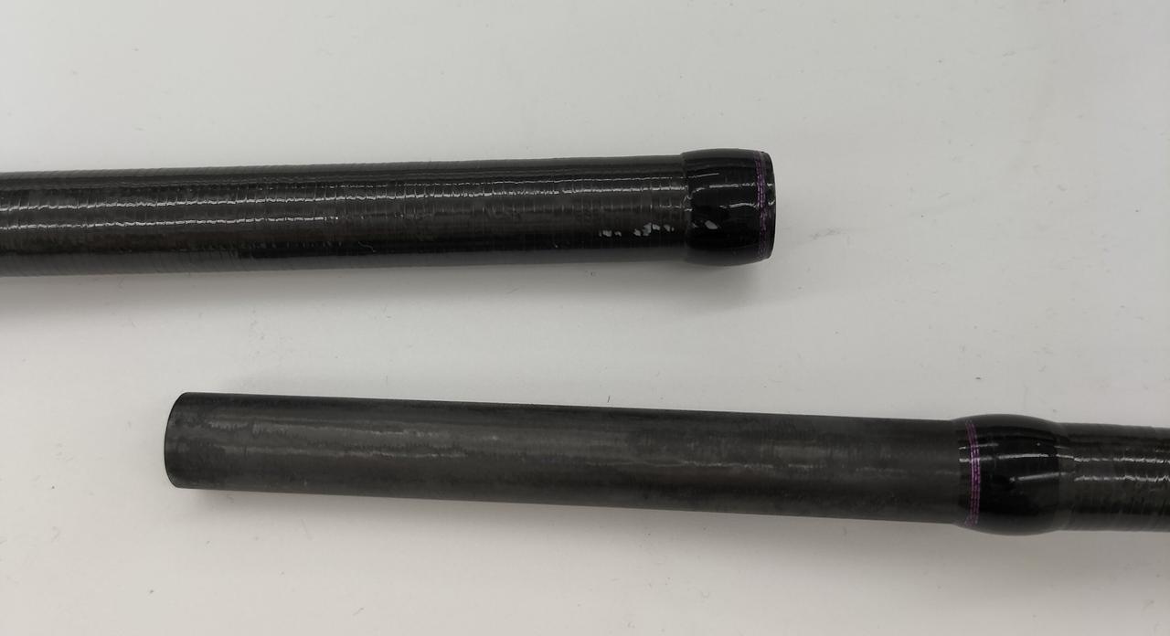 継ぎ目にキズ有ります。