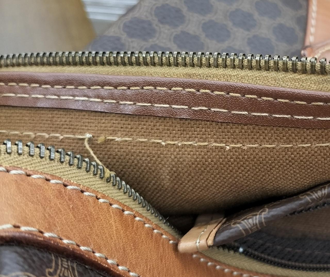 ほつれあります。